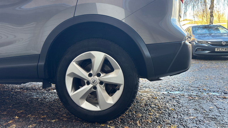 Nissan Qashqai 1.3 DiG-T Acenta Premium 5dr Petrol Hatchback